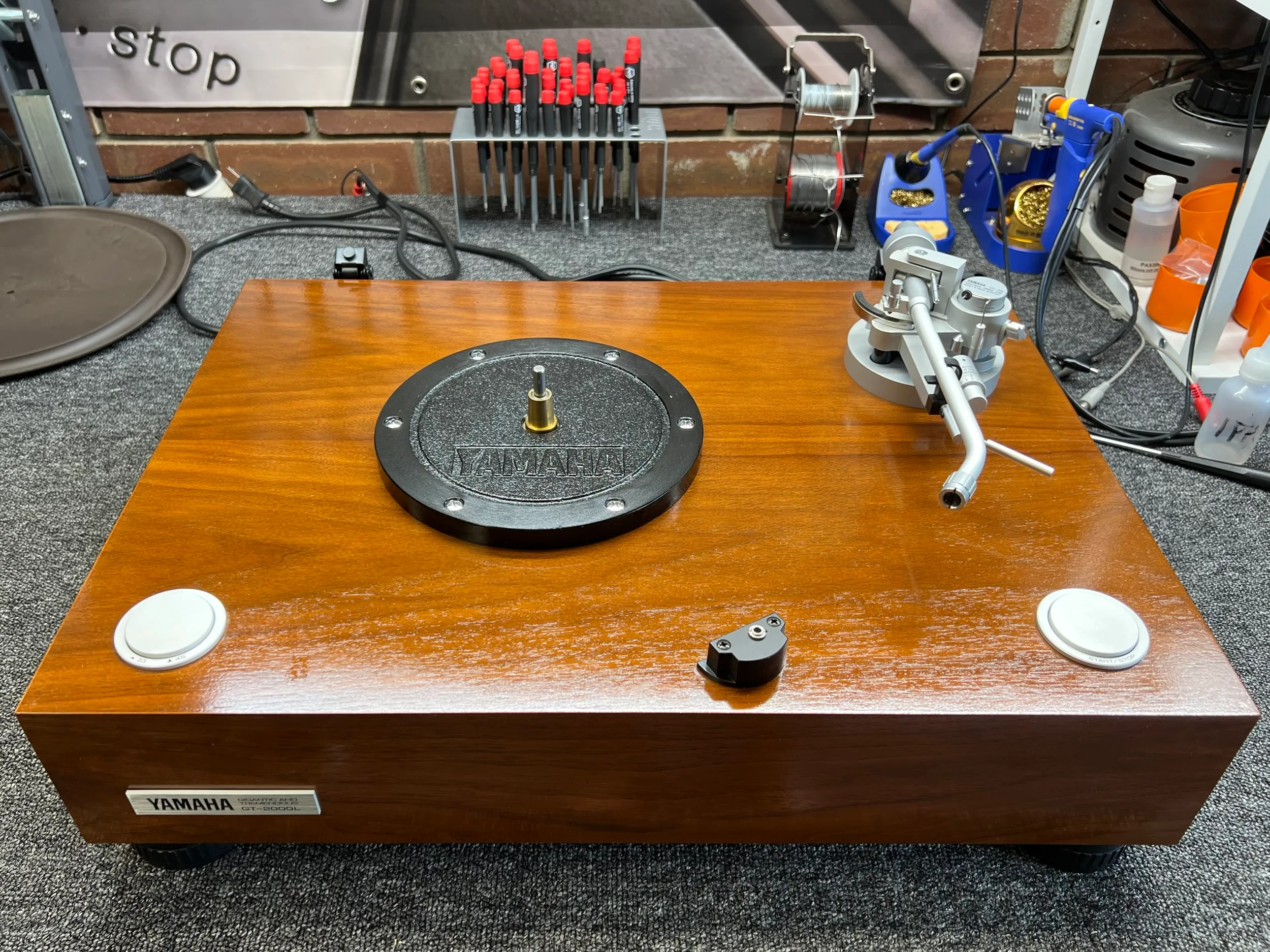 Stunning Yamaha GT-2000L Turntable Service 17 Yamaha GT-2000L