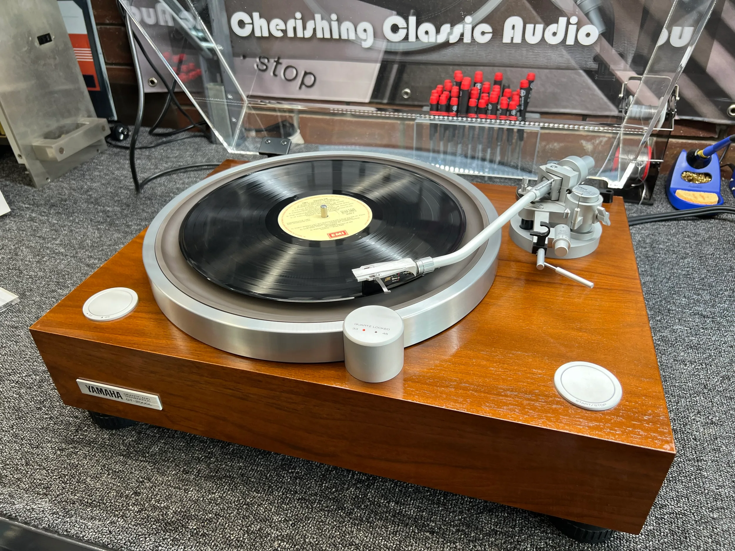 Stunning Yamaha GT-2000L Turntable Service 21 Yamaha GT-2000L