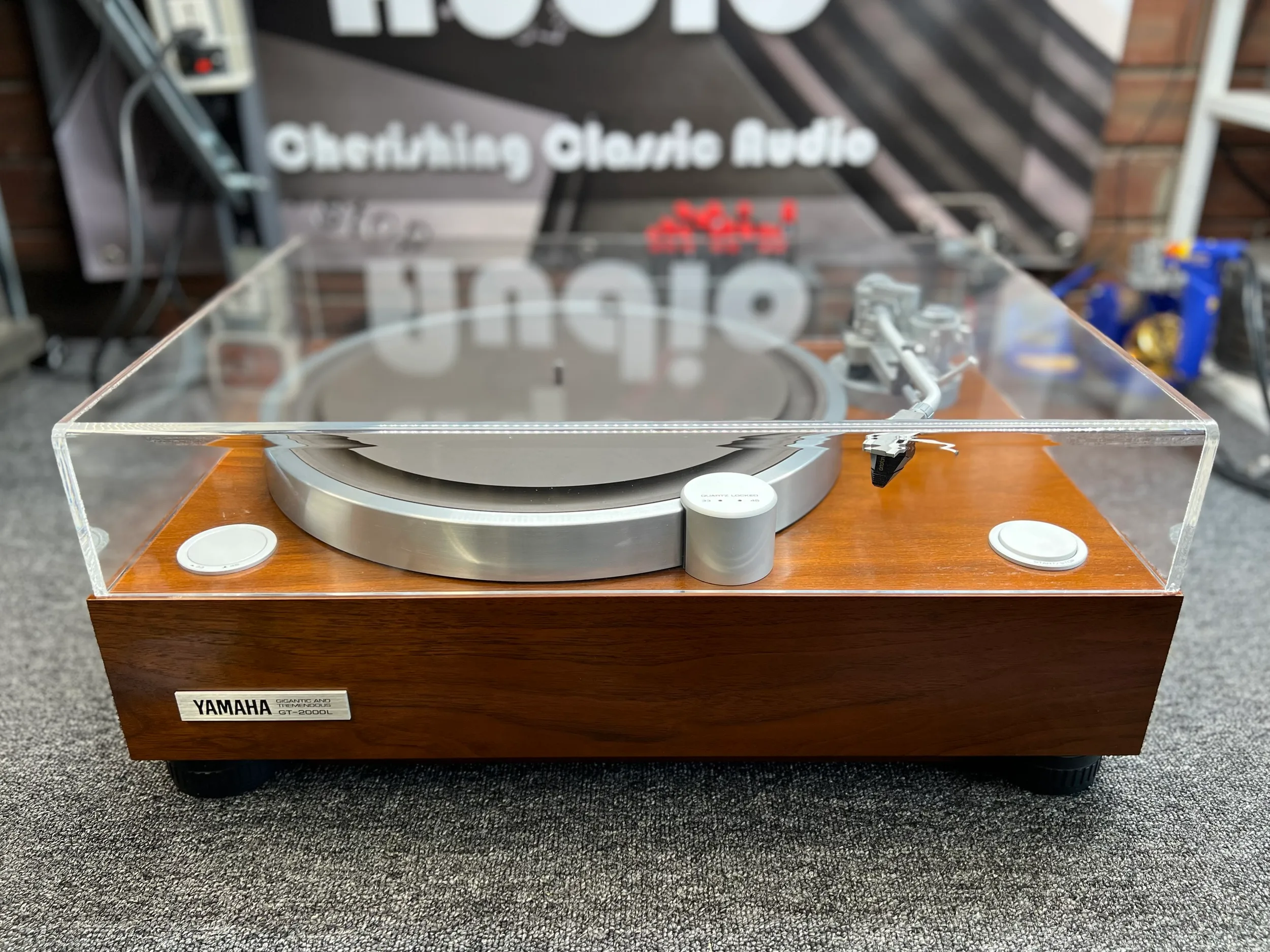 Stunning Yamaha GT-2000L Turntable Service 23 Yamaha GT-2000L