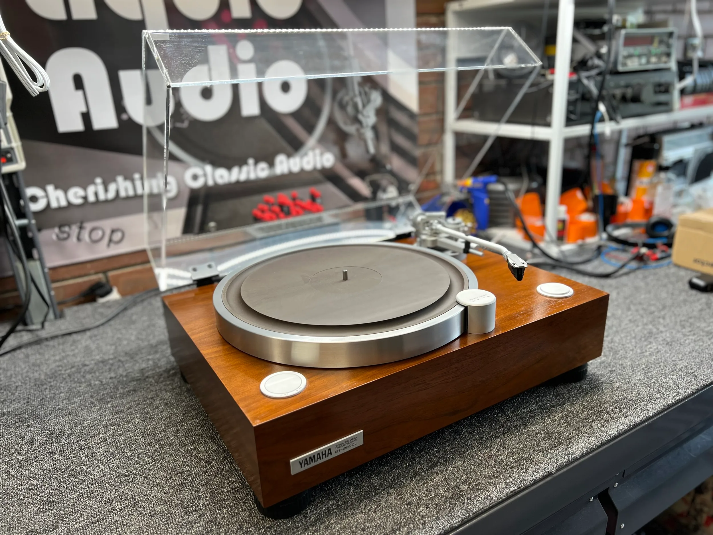 Stunning Yamaha GT-2000L Turntable Service 26 img 5137