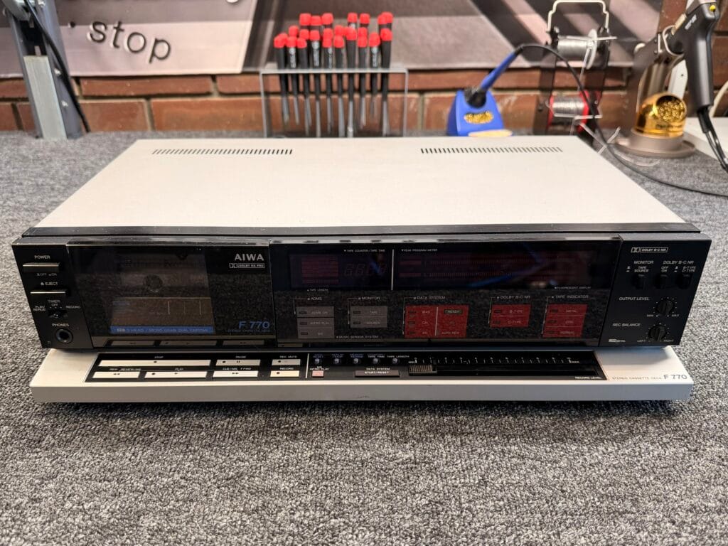 AIWA F-770