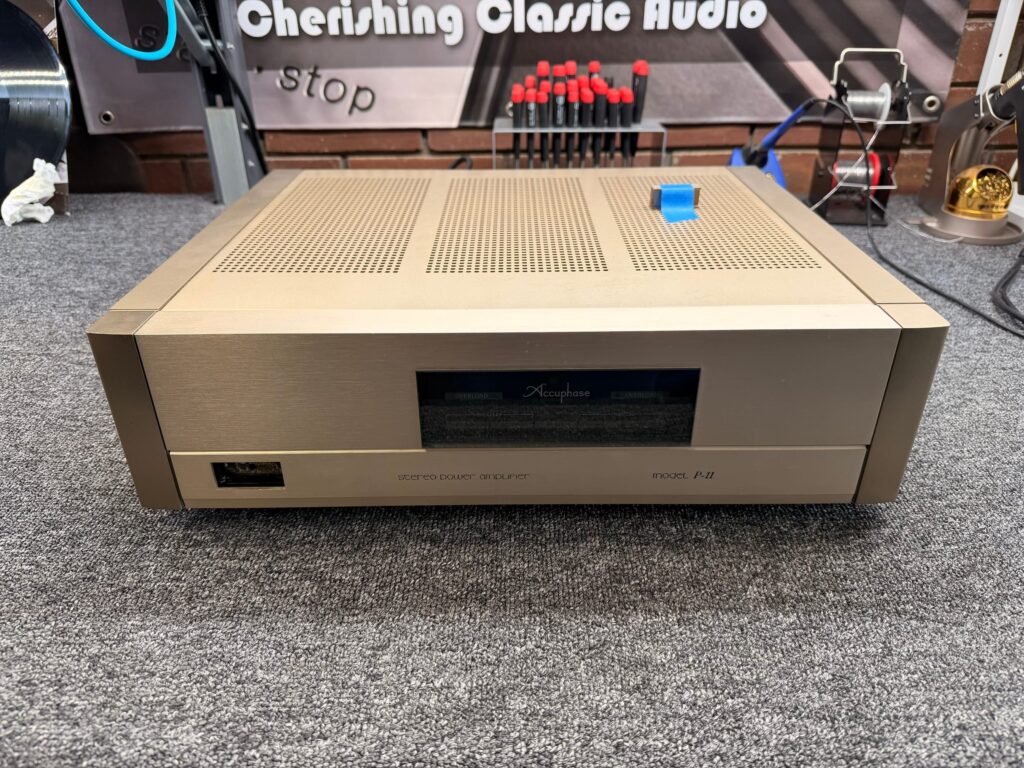 Accuphase P-11
on the bench
