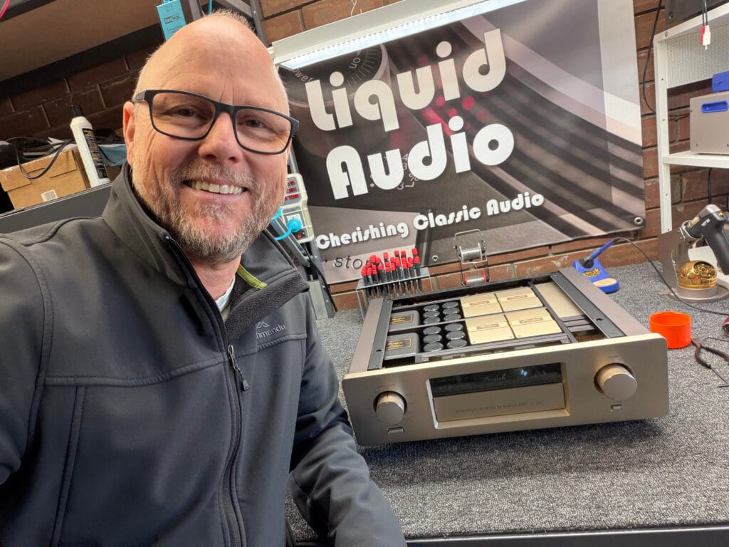 About Us 4 Accuphase C-290