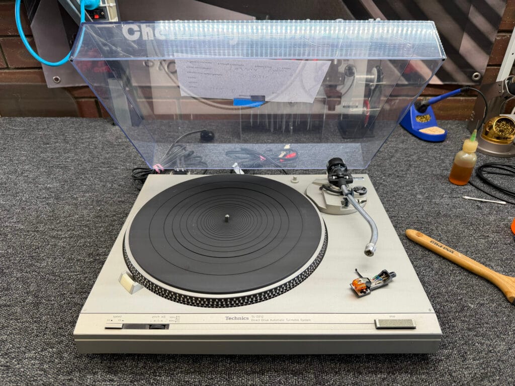 Technics SL-D212