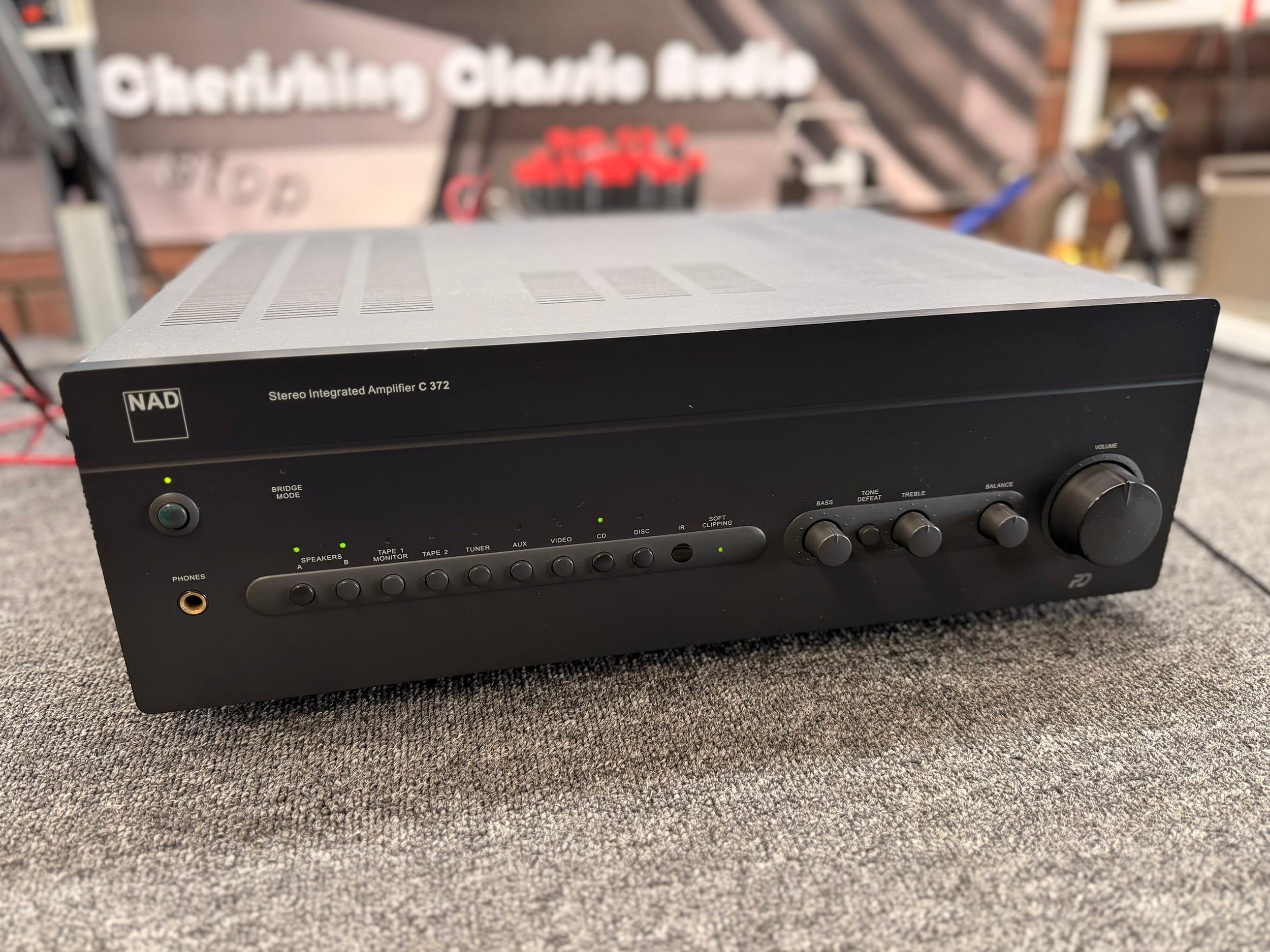 Store 10 NAD C-372
